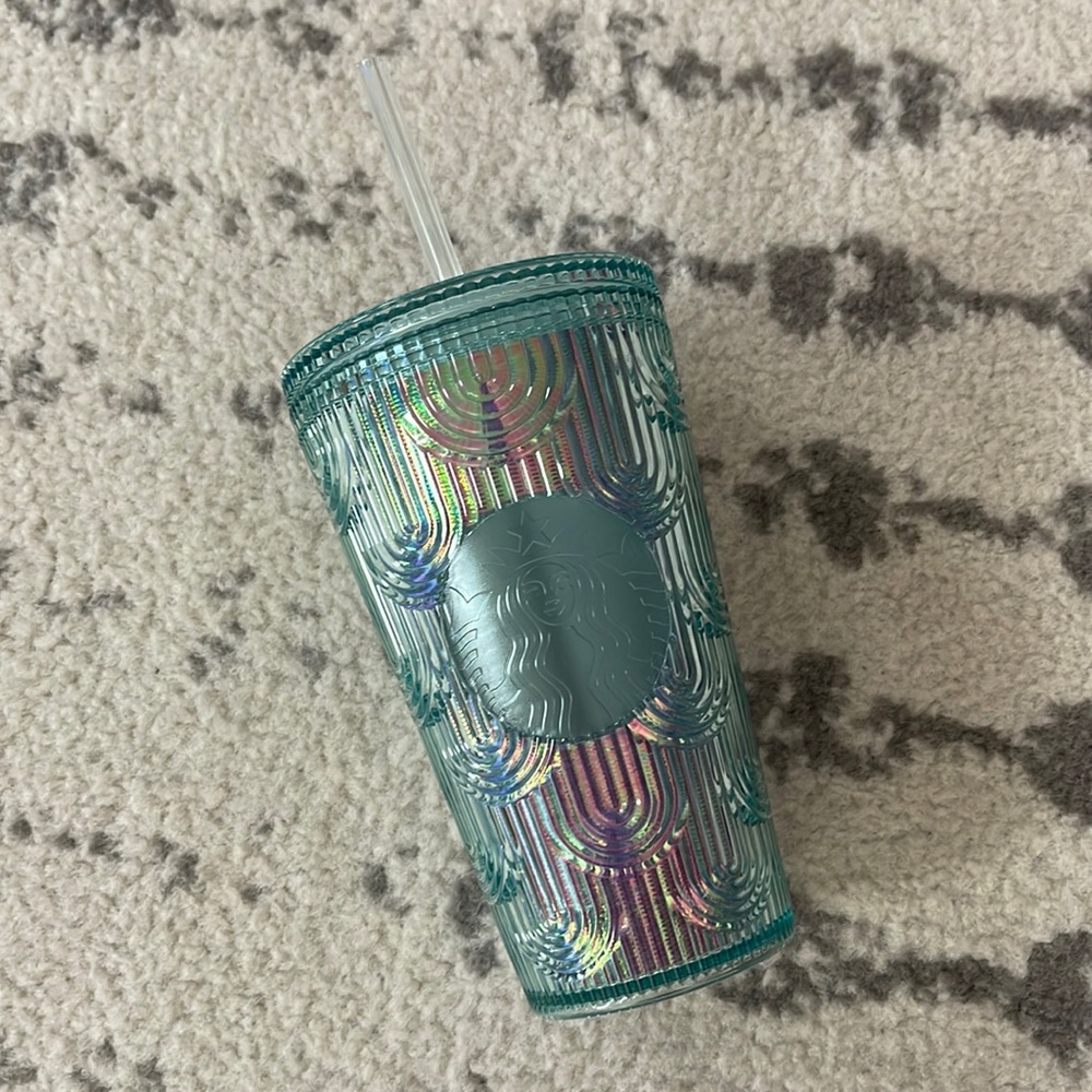 Starbucks iridescent Mermaid Scale Grande Tumbler